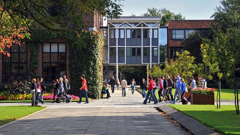 Campus de l'Université de Hull avec contrôle d’accès sur IP