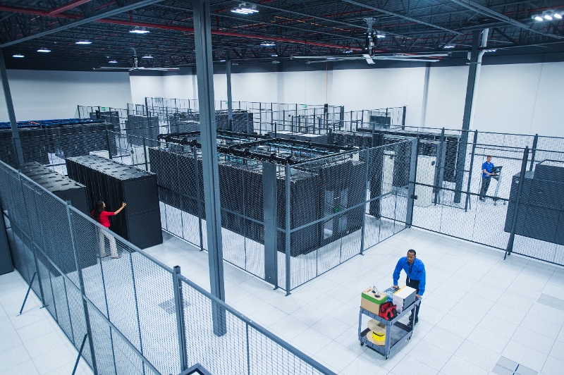 Extraia o máximo de um servidor em um data center vertical, usando um sistema de gerenciamento de decisão colaborativo