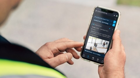 Security guard using Operations Center mobile