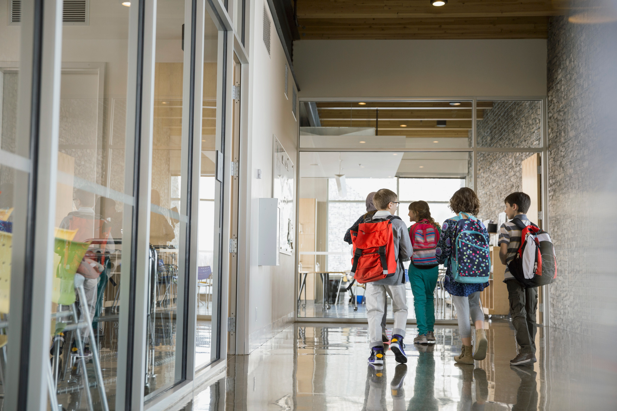 alunos do ensino fundamental e médio na escola